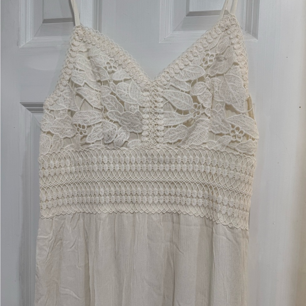 Elegant Lace Cream Dress Forever 21 dress in large new w tags